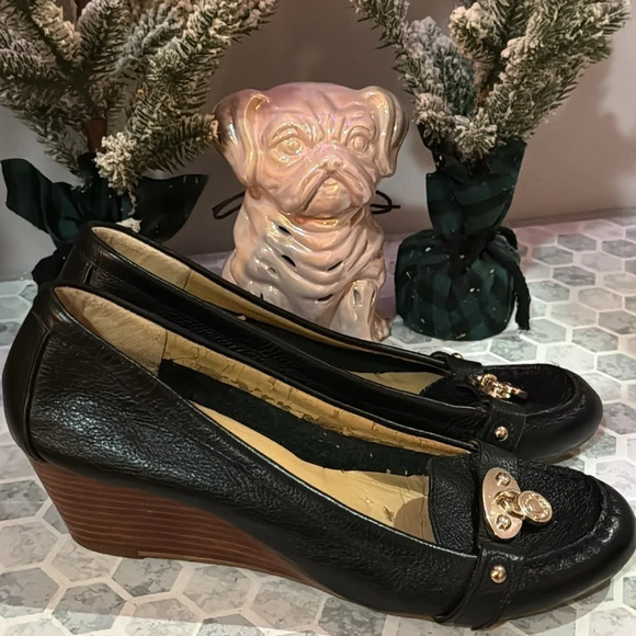 Tommy Hilfiger leather wedges, size 9M. Super cute and sophisticated. - Picture 5 of 12